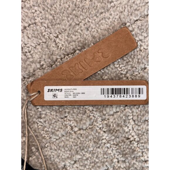 NWT SKIMS Weightless Demi Bra Women's Color Onyx Size 32H BR-DEM-1893 - Picture 3 of 4